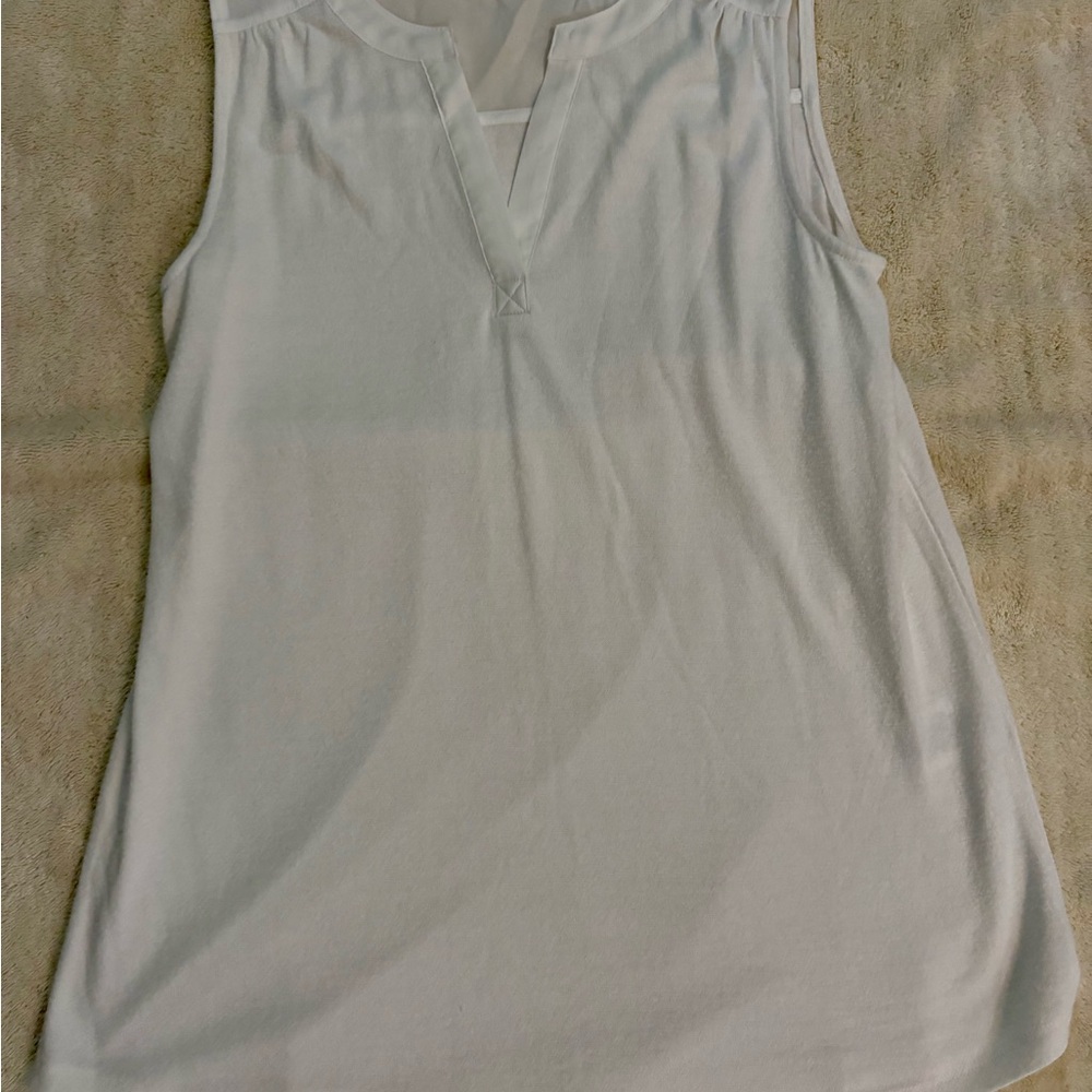 41 Hawthorn White Sleeveless Tank Top